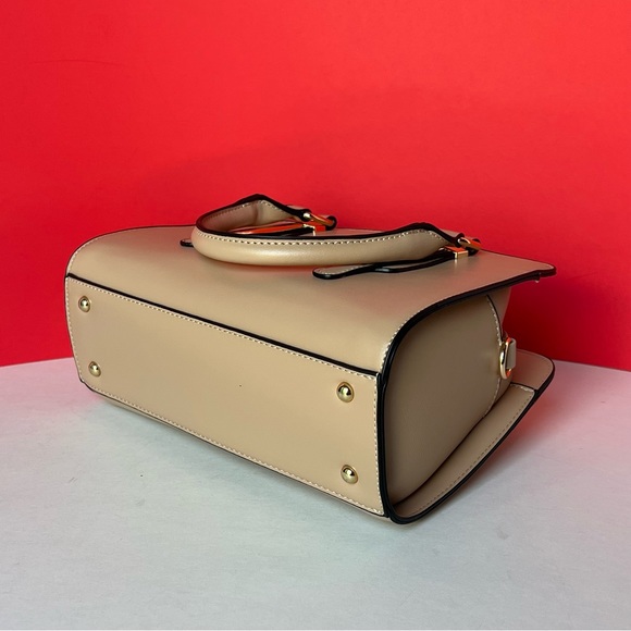 La Terre Vegan Leather Tan Handbag with Crossbody strap Fashion Purse - Picture 7 of 10